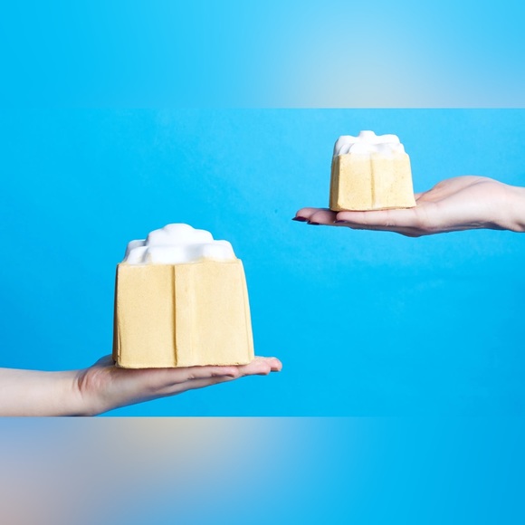 RARE LUSH COSMETICS GIANT GOLDEN WONDER CHRISTMAS BATH BOMB - Picture 6 of 9